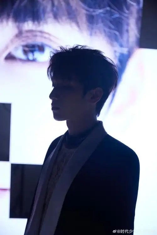 严浩翔新歌写真##严浩翔眼神好深情