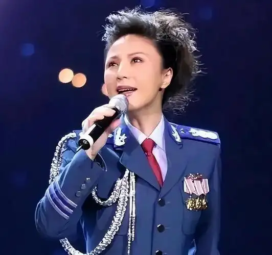 那些昔日轻易便能收入囊中的荣誉与成就,此刻皆化为虚无,消失无踪.