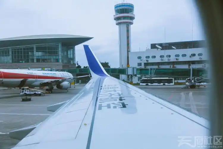 分享几张绵阳机场候机大厅的照片