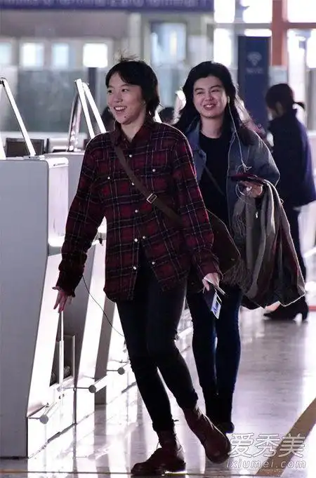 窦靖童承认同性恋 女友rebeccatsang照片个人资料介绍