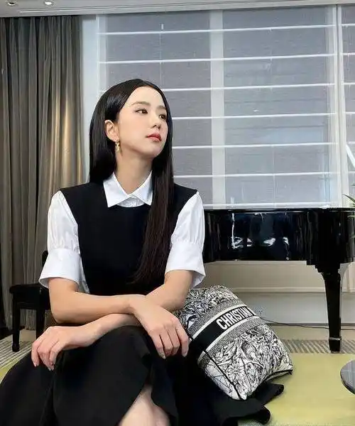 身高162cm的blackpinkjisoo气质清丽7个女友风休闲造型