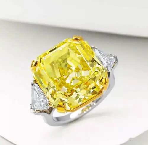 02克拉天然艳彩黄色钻石配钻石戒指,成交价: 18,550,000 hkd (含买家