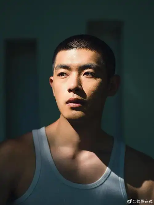 寸头帅哥##寸头