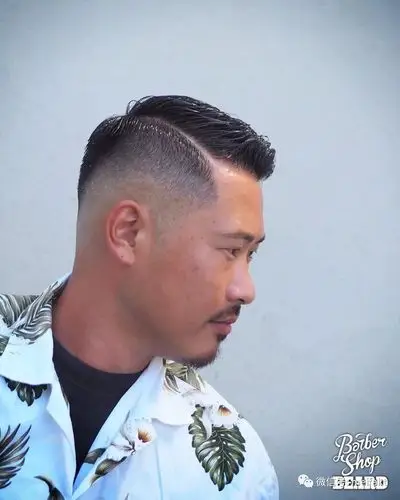 男士铲青渐变发型