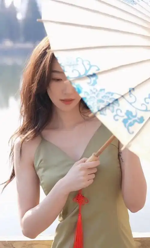 又美,又甜,又知性,又性感的许潇晗