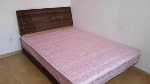 9成新一米五床带床垫