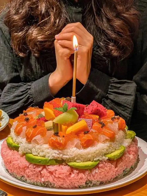 姐妹生日定了三文鱼寿司蛋糕60青岛独一家78