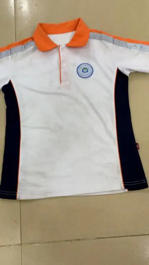 你们家有这么脏的校服吗?有可以来找我聊一聊,包你天天穿穿新衣服97