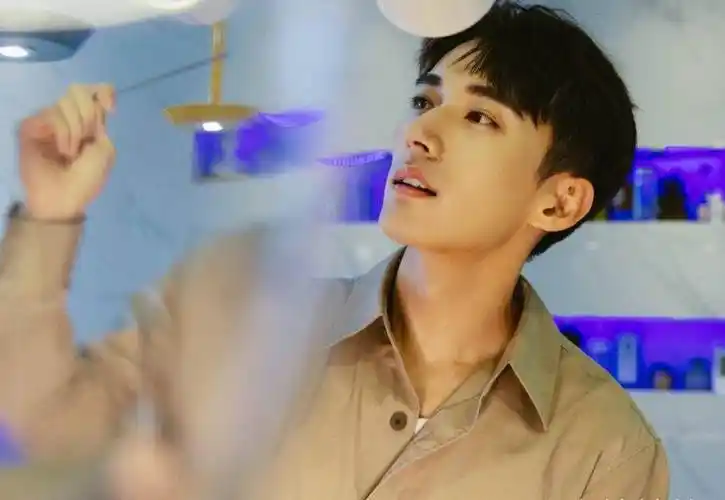 导演曝刘学义税务问题,不肯降片酬导致停工,比别人高出几十倍_陈益韬