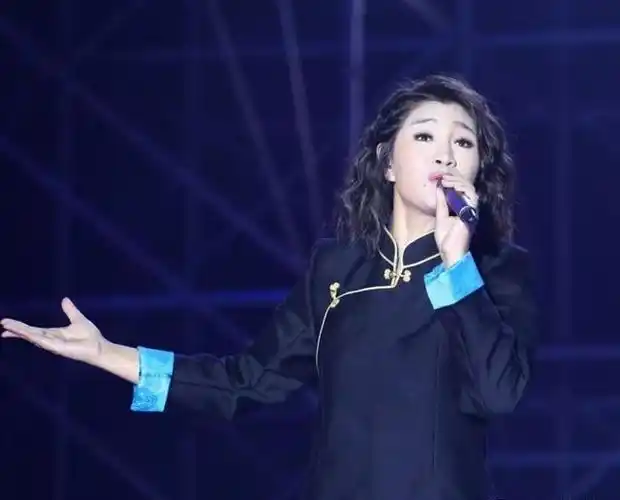 "最美女中音"降央卓玛:一念"贪心"酿下祸,与刀郎的恩怨纠葛