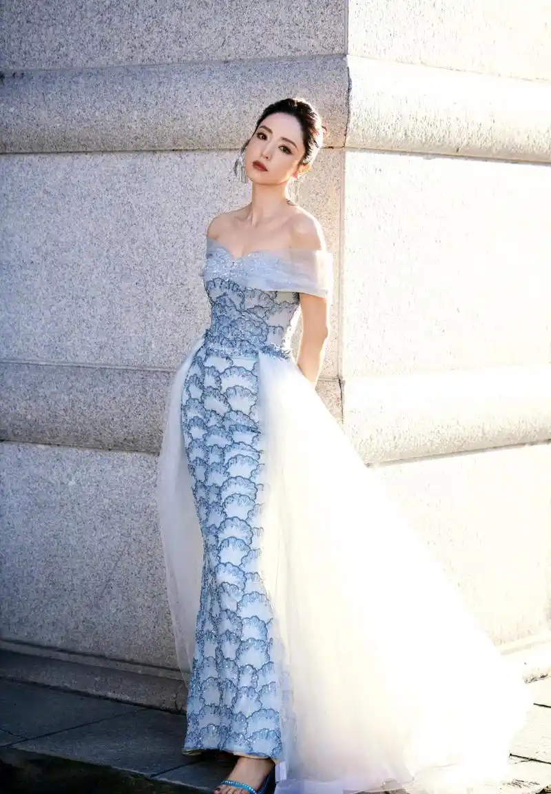 董璇美人鱼连衣裙好美啊