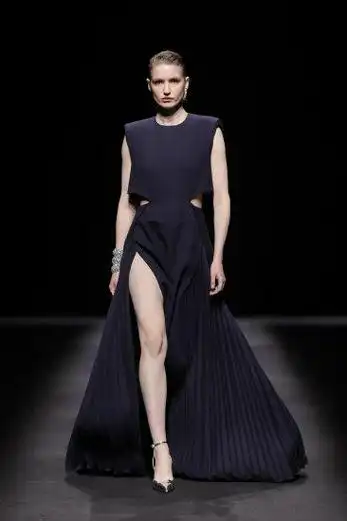 向新而生向远而行南山智尚和合系列面料时装秀发布