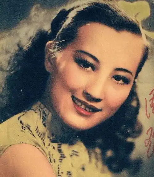 周旋,民国时期著名的中国电影演员和歌唱家,1920年出生于常州.