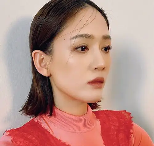 陈乔恩剪了及肩短发之后,减龄超有气质,比长发美太多了!