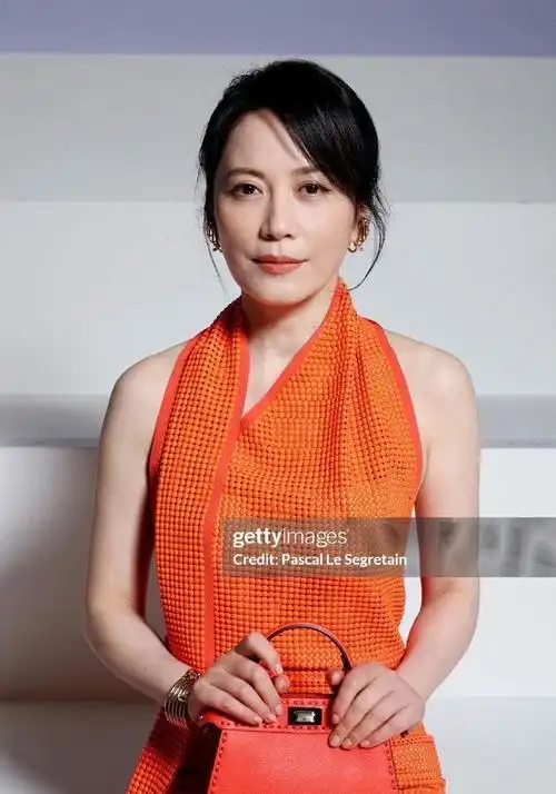 年过半百风韵犹存这一次不老女神俞飞鸿给宋慧乔上了一课