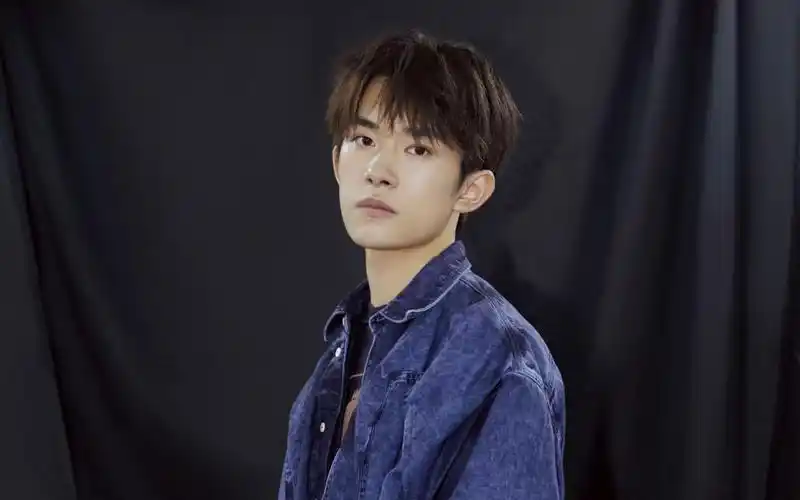 一心一意易烊千玺,高清壁纸图片,大陆明星-回车桌面