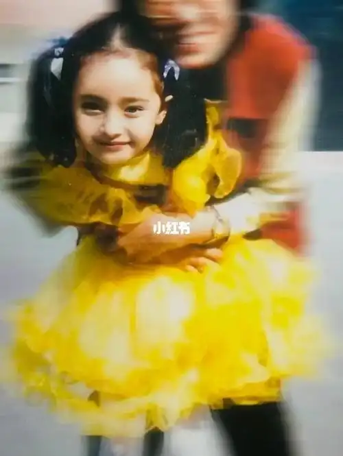 杨幂小时候