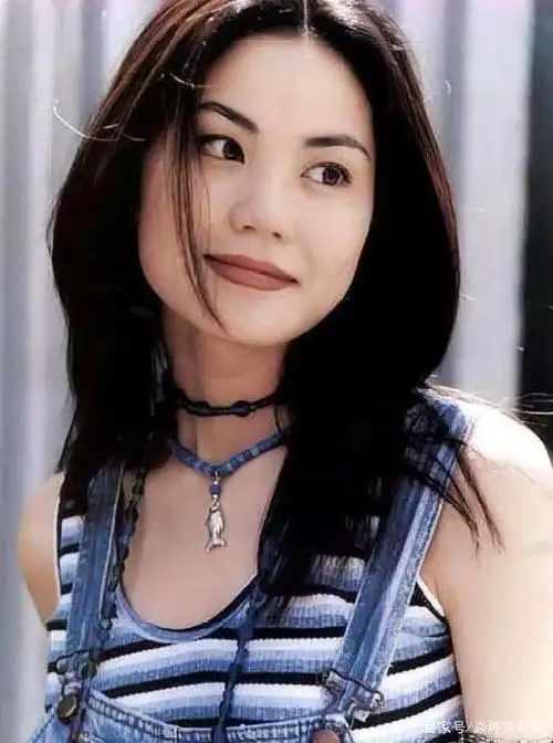 王菲年轻时有多美?气质脱俗不说,就连贝雷帽也是她"玩"过的