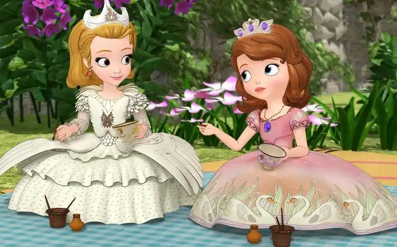 苏菲亚小公主:大家是喜欢绿茶婊那样的苏菲亚还是傲娇的安柏呢?