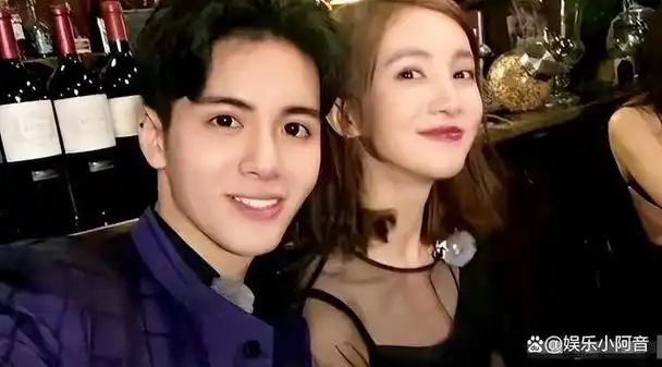 曾舜晞不仅懂得迎合金晨的喜好,而且对她关心备至,他们俩经常欢声笑语