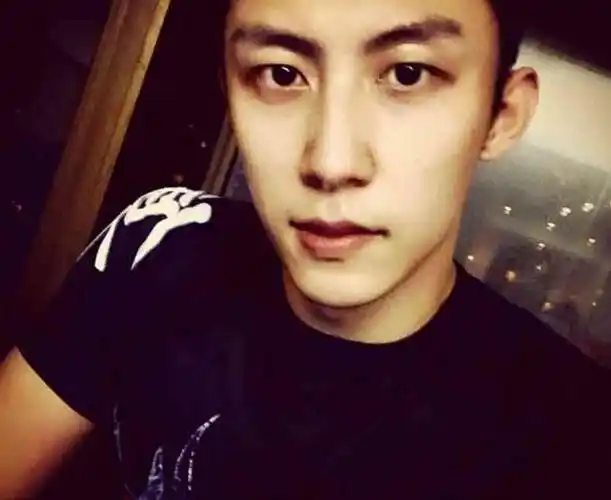 黄景瑜颜值巅峰照片, 惊为天人, 进娱乐圈后颜值一路下跌