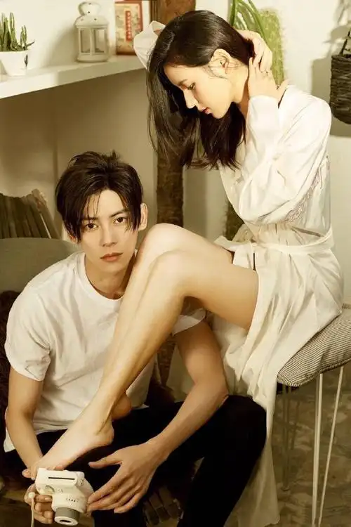 张予曦陈柏融甜蜜时尚大片写真图片