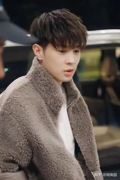 马伯骞看似玩世不恭其实人间清醒