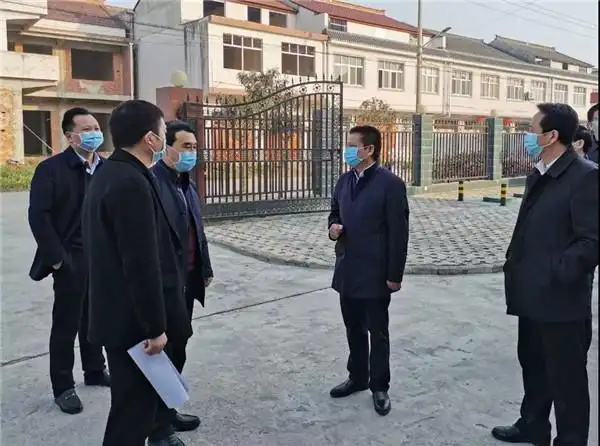 南郑区长曹俊强调研督导疫情防控和公共卫生服务体系建设