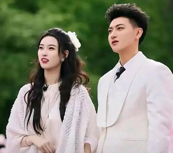 黄子韬徐艺洋官宣结婚