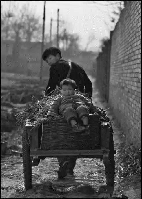 三十年前农村生活的老照片,当时农村的真实写照