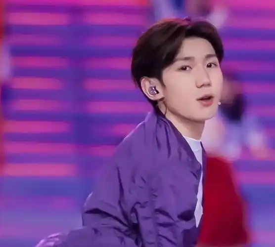 还是有很多人感觉到了安全感,并表示要从王源的妈妈粉变成王源老婆粉