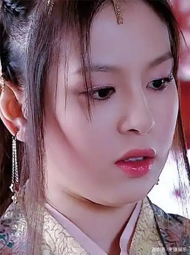 因《仙剑奇侠传》爆火,被绯闻逼退圈,32岁刘品言再无阿奴影子