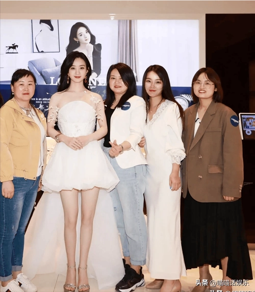 和雷佳音,刘烨同框,赵丽颖165cm的身高真没什么可质疑的!