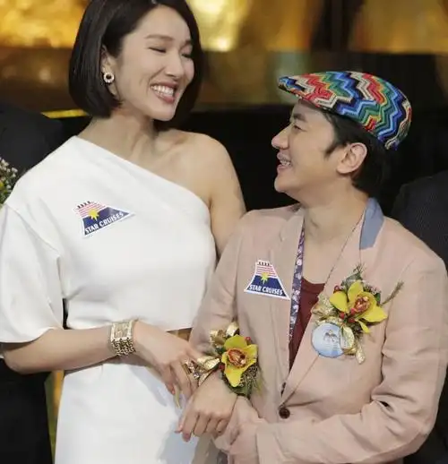 王祖蓝再宣喜讯最萌身高差夫妻生活太甜蜜李亚男被宠成公主