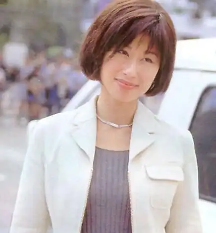 叶倩文年轻时候的照片组图