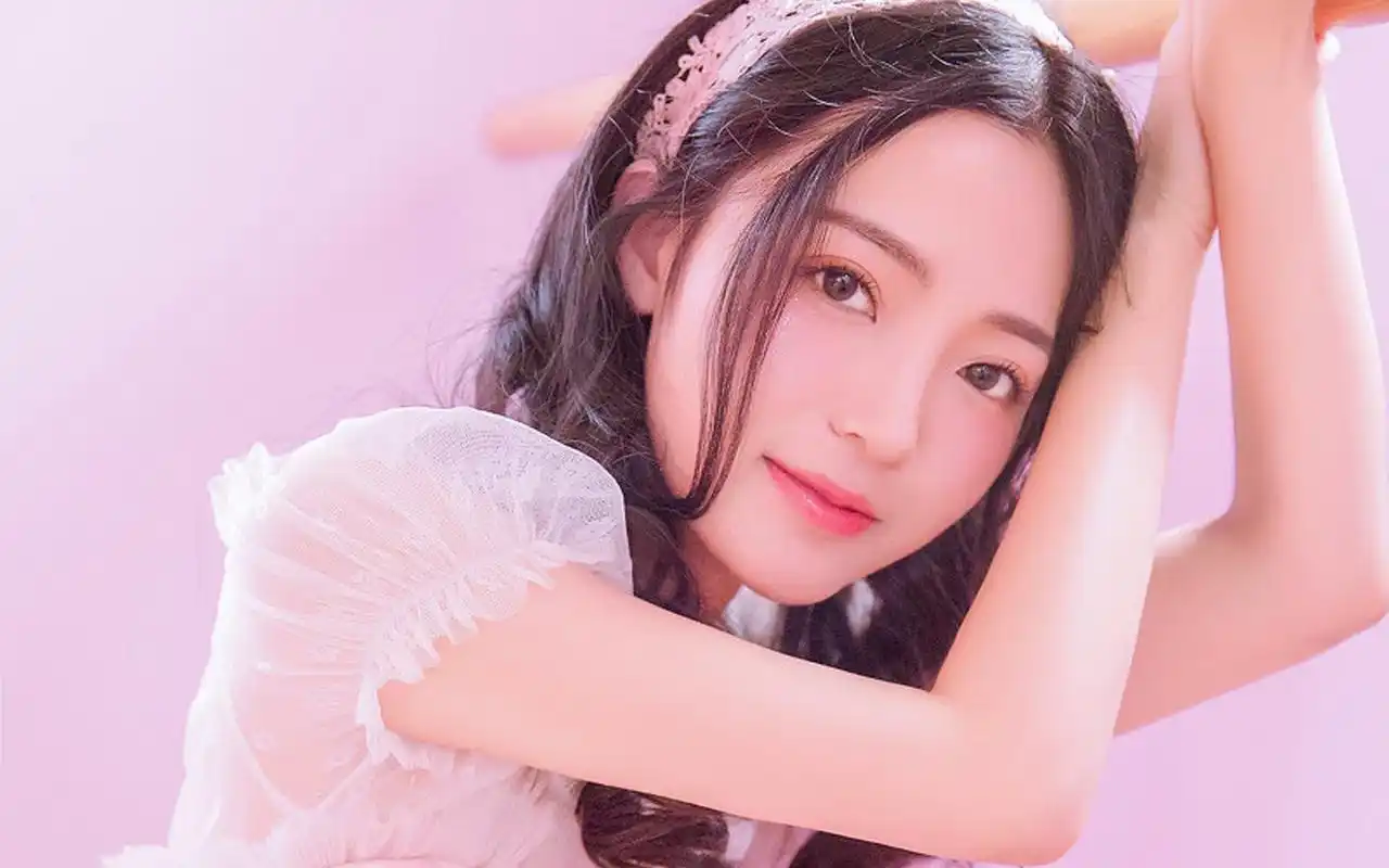 粉嫩可爱美少女私房写真图片桌面壁纸