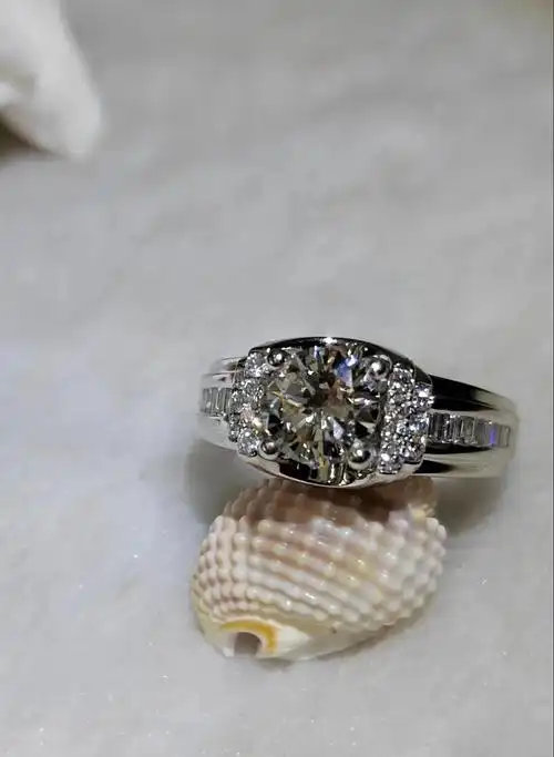 全新18k金一克拉钻戒豪华镶