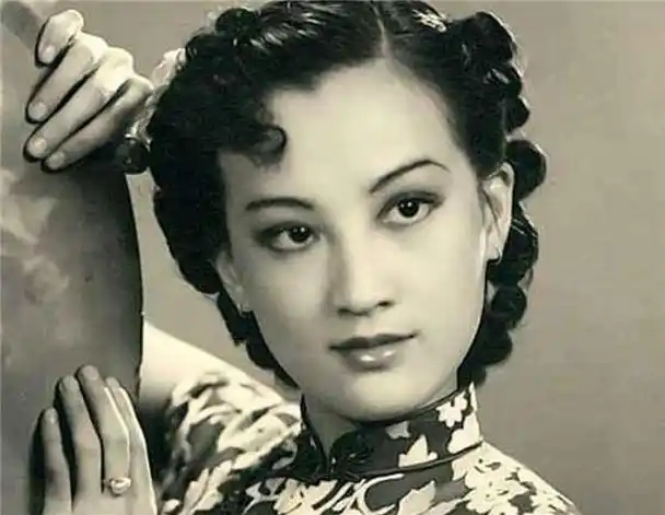 尽管自己已经身居要职,但是同时也意味着自己如履薄冰,周荣鹤担心自己