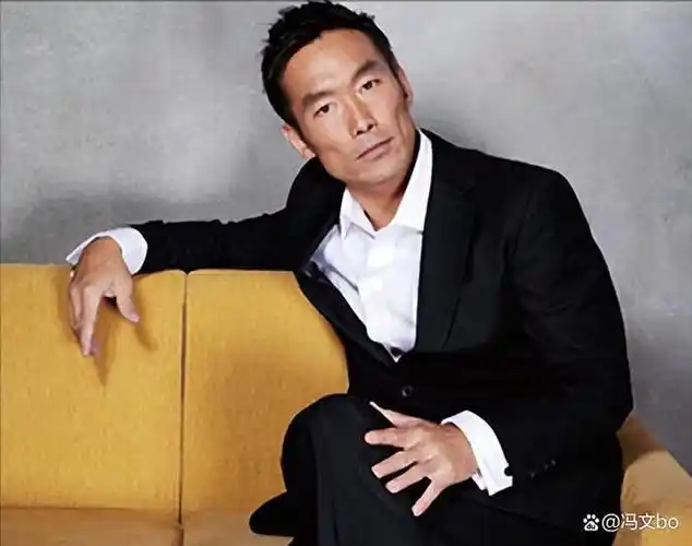 香港男星被妻子背叛,离婚后人财两空,无家可归,提及前妻表不屑