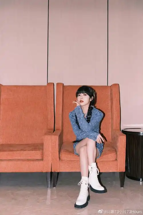 元气小七在舞台上闪闪发光.7878为新一周注入活力～赖美云超话