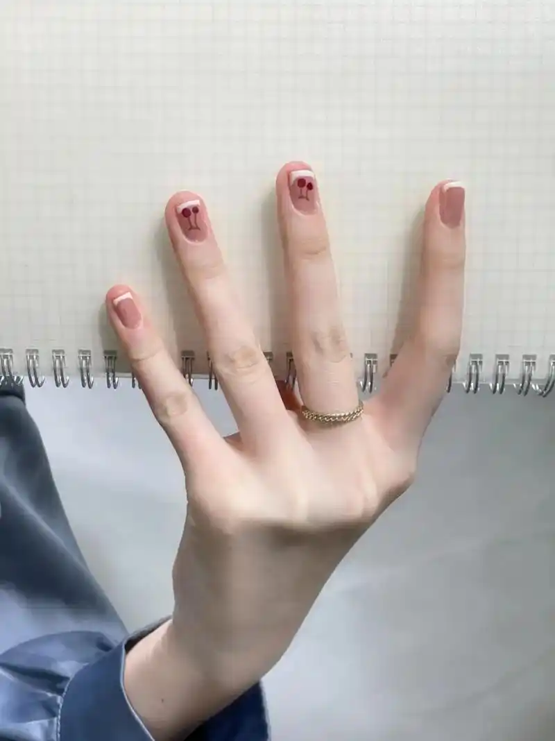 小樱桃法式美甲.#超好看的美甲 #美甲 #美甲款式 #显白美 - 抖音