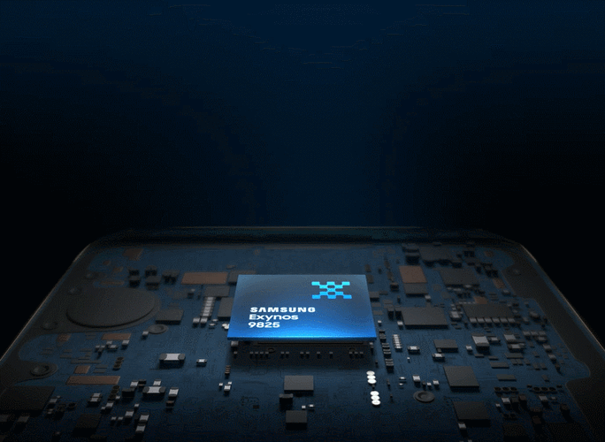 euv之外,他俩没有任何差距,并且都可以通过外挂exynos 5100芯片支持5g