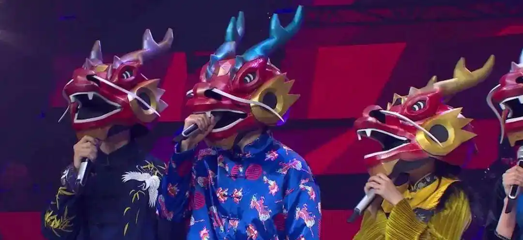 《蒙面唱将猜猜猜》第四季定档10月,猜评团有他俩在应该稳了!