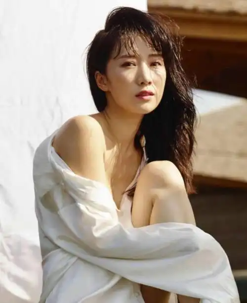 看到李念那一刻,我只想说一个字,美!|李念|海藻|蜗居_新浪新闻