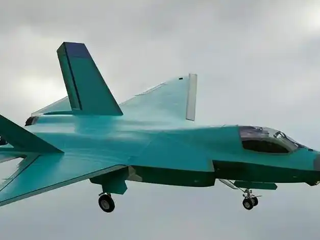 歼35试飞冒黑烟印媒抓住破绽大肆嘲讽根本不能隐身