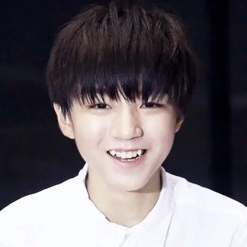 王俊凯有几颗小虎牙