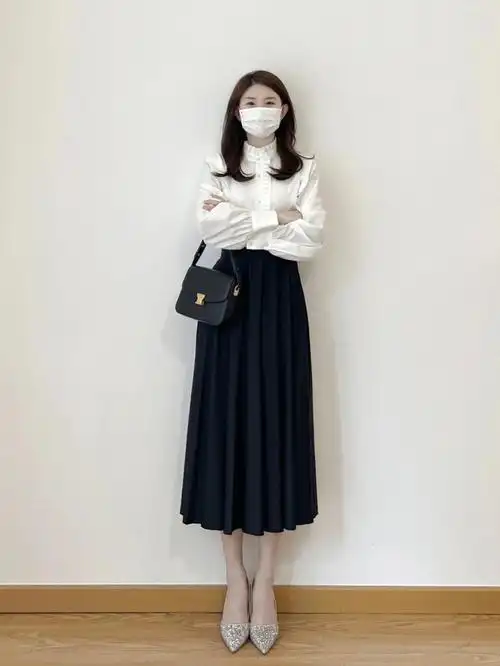 早春穿搭法式立领衬衫百褶裙07