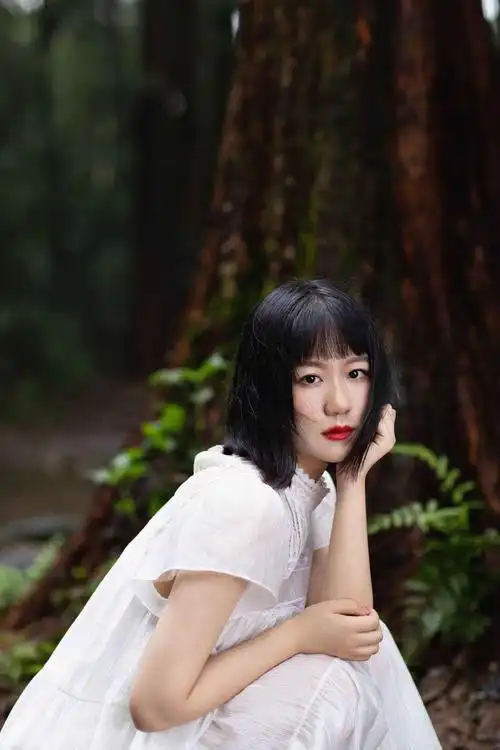 谢春花第五张个人创作专辑《一棵》上线 用音乐传递生活的意趣无限