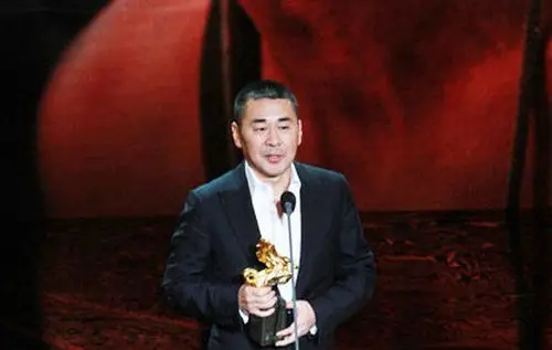 第51届金马奖颁奖 陈建斌获影帝蒋勤勤献吻