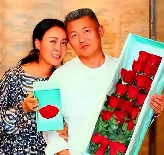 回顾那英为爱未婚先育分手后带儿子嫁给孟桐今生活幸福甜蜜